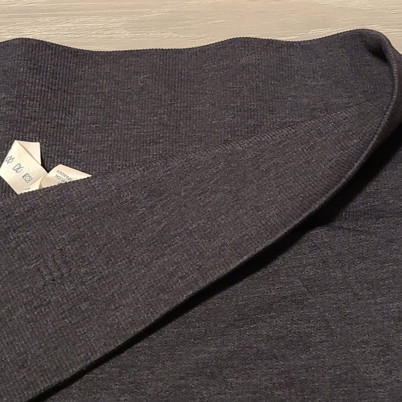 Lululemon In The Flow Crop II in Deep Coal - Picture 12 of 12